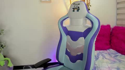 Snapshot of michelle_chang_ chatting on 11/27/25, 10:34 MICHELLE CHANG online show from 11/27/25, 10:34