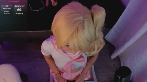 michelle_cutee_ online show from 10/11/25, 08:18