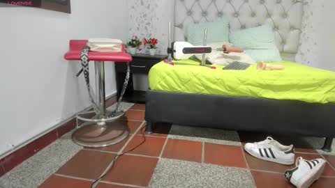 michelle perla online show from 10/11/25, 07:01