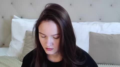 Michelle online show from 11/04/25, 01:43