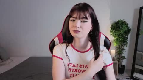 Michelle online show from 05/12/26, 07:00