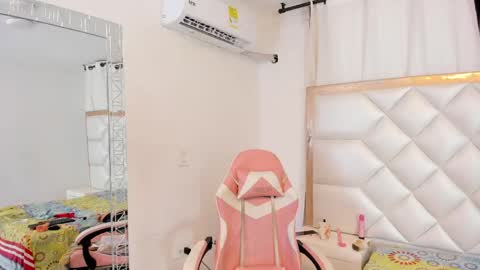 michelleblair1 online show from 04/18/26, 07:07