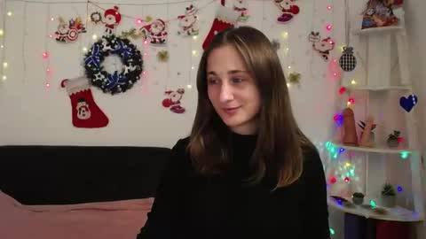 Snapshot of michellee11 chatting on 01/03/25, 12:30 Michel online show from 01/03/25, 12:30