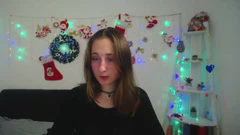 Snapshot of michellee11 chatting on 01/08/25, 12:05 Michel online show from 01/08/25, 12:05