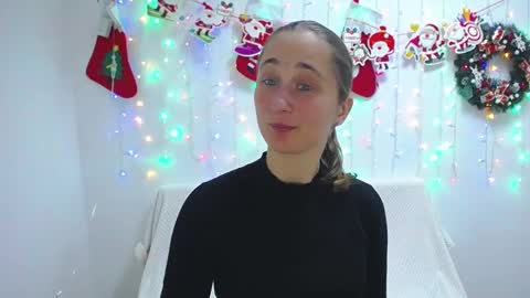 Snapshot of michellee11 chatting on 01/13/25, 02:11 Michel online show from 01/13/25, 02:11