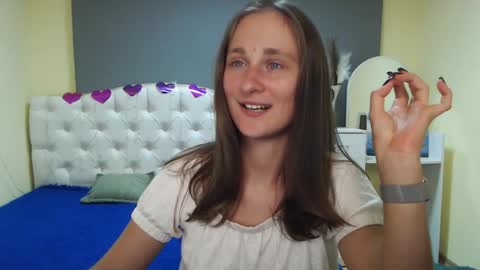 Snapshot of michellee11 chatting on 09/22/25, 11:12 Michel online show from 09/22/25, 11:12