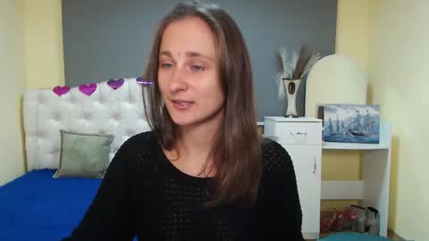 Snapshot of michellee11 chatting on 10/06/25, 11:18 Michel online show from 10/06/25, 11:18