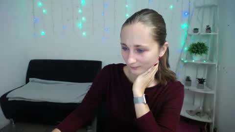 Snapshot of michellee11 chatting on 11/06/25, 12:06 Michel online show from 11/06/25, 12:06