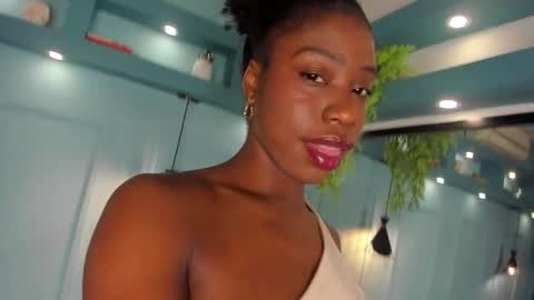 michellepose online show from 11/06/25, 12:39