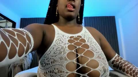 Snapshot of michellepreston_ chatting on 02/13/26, 12:12 michellepreston_ online show from 02/13/26, 12:12