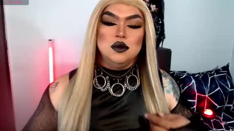 Michelle online show from 11/06/25, 07:04