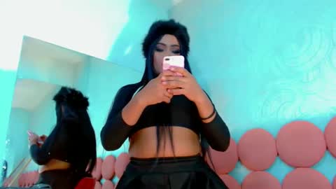 Snapshot of michellsexxy01 chatting on 12/02/24, 05:15 Michell online show from 12/02/24, 05:15