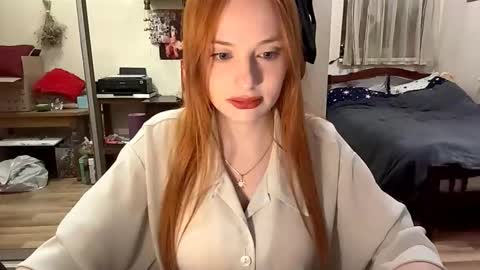 Snapshot of michelsogol chatting on 02/05/26, 06:23 Foxy online show from 02/05/26, 06:23