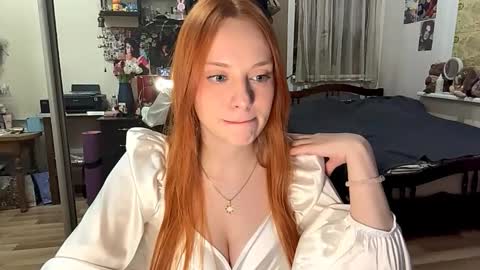 Snapshot of michelsogol chatting on 02/19/26, 05:09 Foxy online show from 02/19/26, 05:09