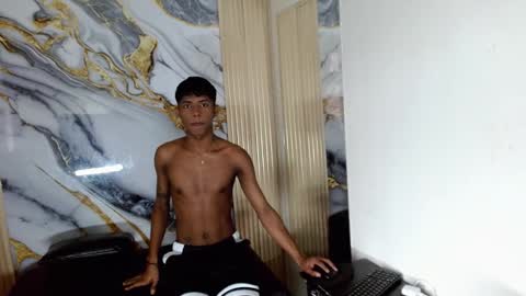 Snapshot of mick_storm chatting on 10/27/25, 06:56 Mick storm online show from 10/27/25, 06:56