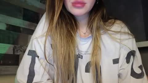 Snapshot of mickey_mousel chatting on 06/04/26, 06:36 mickey_mousel online show from 06/04/26, 06:36