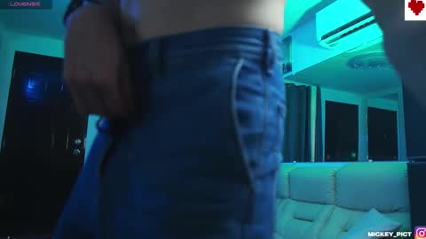 Mickey online show from 10/30/25, 06:48