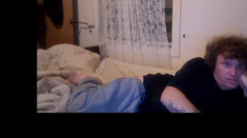 Snapshot of mickeyy4u chatting on 05/20/26, 06:47 mickeyy4u online show from 05/20/26, 06:47