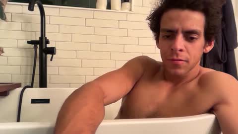 Snapshot of micomoney chatting on 11/28/25, 05:10 micomoney online show from 11/28/25, 05:10