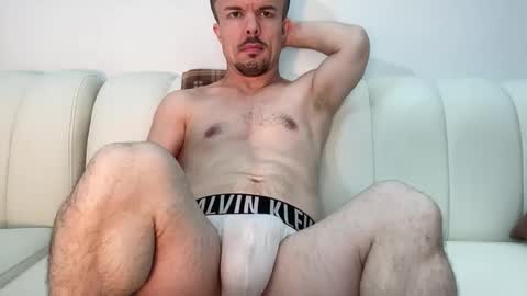 Snapshot of midgettripod1 chatting on 09/26/25, 11:31 Aaron online show from 09/26/25, 11:31