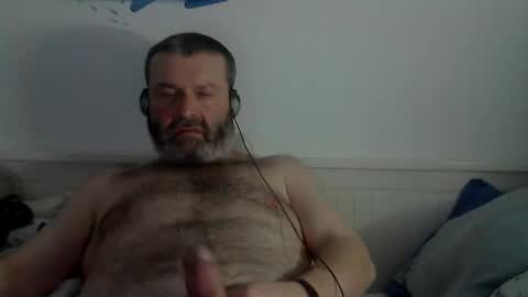 Snapshot of midhir chatting on 02/16/25, 01:25 kike online show from 02/16/25, 01:25