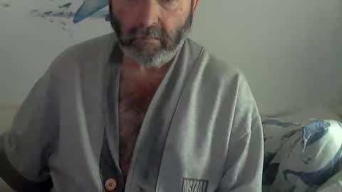 Snapshot of midhir chatting on 02/25/25, 02:54 kike online show from 02/25/25, 02:54