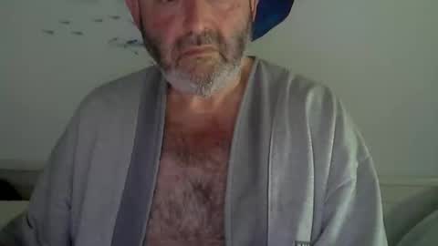 Snapshot of midhir chatting on 03/08/25, 05:22 kike online show from 03/08/25, 05:22