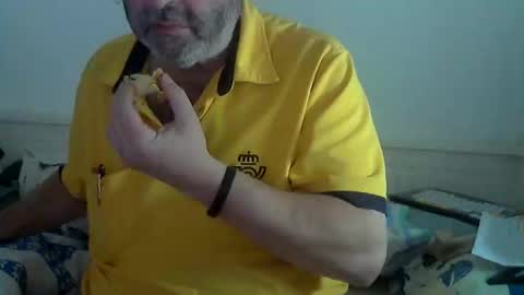 Snapshot of midhir chatting on 09/25/25, 01:37 kike online show from 09/25/25, 01:37