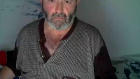 Snapshot of midhir chatting on 12/16/25, 02:55 kike online show from 12/16/25, 02:55