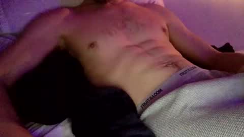 Snapshot of midiin chatting on 01/17/26, 08:23 midiin online show from 01/17/26, 08:23