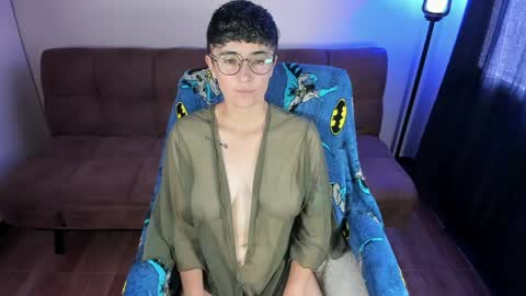 Snapshot of midnight07_ chatting on 06/05/26, 03:51 Blue online show from 06/05/26, 03:51