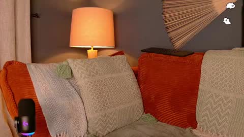 Snapshot of midnight__muse chatting on 01/23/25, 07:54 Rain online show from 01/23/25, 07:54