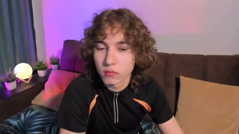 Snapshot of midnight_answer chatting on 01/11/26, 04:12 Max online show from 01/11/26, 04:12