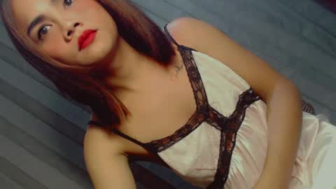 Snapshot of midnight_cravings143 chatting on 06/28/26, 02:12 terra online show from 06/28/26, 02:12