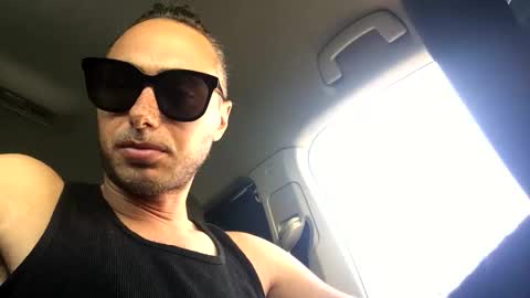 Snapshot of midnightblue80 chatting on 11/15/25, 03:52 midnightblue80 online show from 11/15/25, 03:52