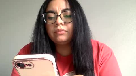 Snapshot of midnightbruja111 chatting on 04/08/26, 05:02 midnightbruja111 online show from 04/08/26, 05:02