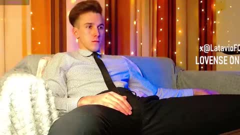 Snapshot of midnighter__ chatting on 02/05/26, 02:11 Alexey or just Alex online show from 02/05/26, 02:11