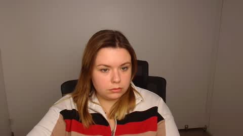 Snapshot of midnightmariana chatting on 10/23/25, 11:20 Mariana online show from 10/23/25, 11:20