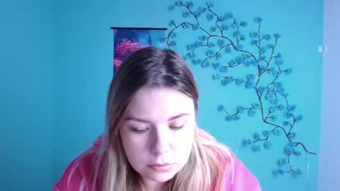 Snapshot of midnightmariana chatting on 10/29/25, 12:18 Mariana online show from 10/29/25, 12:18