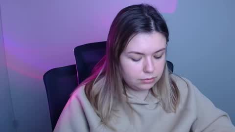 Snapshot of midnightmariana chatting on 10/30/25, 12:17 Mariana online show from 10/30/25, 12:17