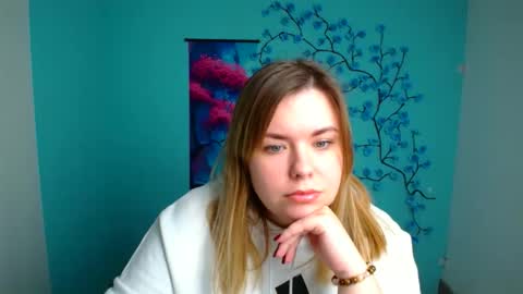 Snapshot of midnightmariana chatting on 11/04/25, 12:15 Mariana online show from 11/04/25, 12:15