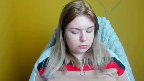 Snapshot of midnightmariana chatting on 11/29/25, 12:19 Mariana online show from 11/29/25, 12:19