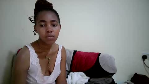 Snapshot of midnightnala chatting on 06/19/26, 08:23 Nala online show from 06/19/26, 08:23