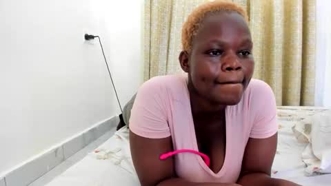 Snapshot of midnighttara chatting on 11/10/25, 11:42 sexy Tara online show from 11/10/25, 11:42