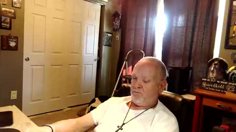 midwestdad09 online show from 10/31/25, 04:41