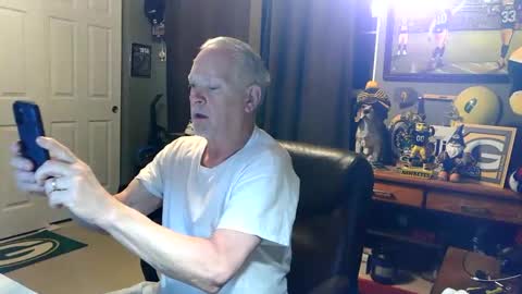 Snapshot of midwestdad09 chatting on 05/10/26, 09:47 midwestdad09 online show from 05/10/26, 09:47