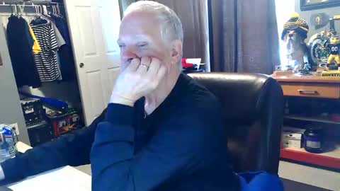 Snapshot of midwestdad09 chatting on 05/22/26, 02:22 midwestdad09 online show from 05/22/26, 02:22
