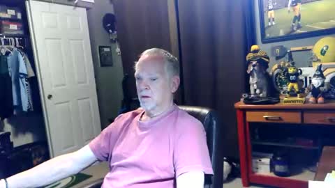Snapshot of midwestdad09 chatting on 05/30/26, 08:33 midwestdad09 online show from 05/30/26, 08:33