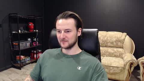 Snapshot of mihasikd chatting on 01/11/25, 02:04 Misha Winchester online show from 01/11/25, 02:04