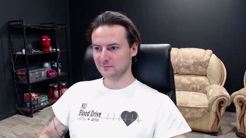 Snapshot of mihasikd chatting on 01/17/25, 12:42 Misha Winchester online show from 01/17/25, 12:42